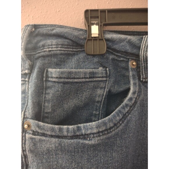 Hybrid & Company Women’s Stretchy Slim Fit Denim Capri Jeans Size 18 Med. Blue - Picture 2 of 9